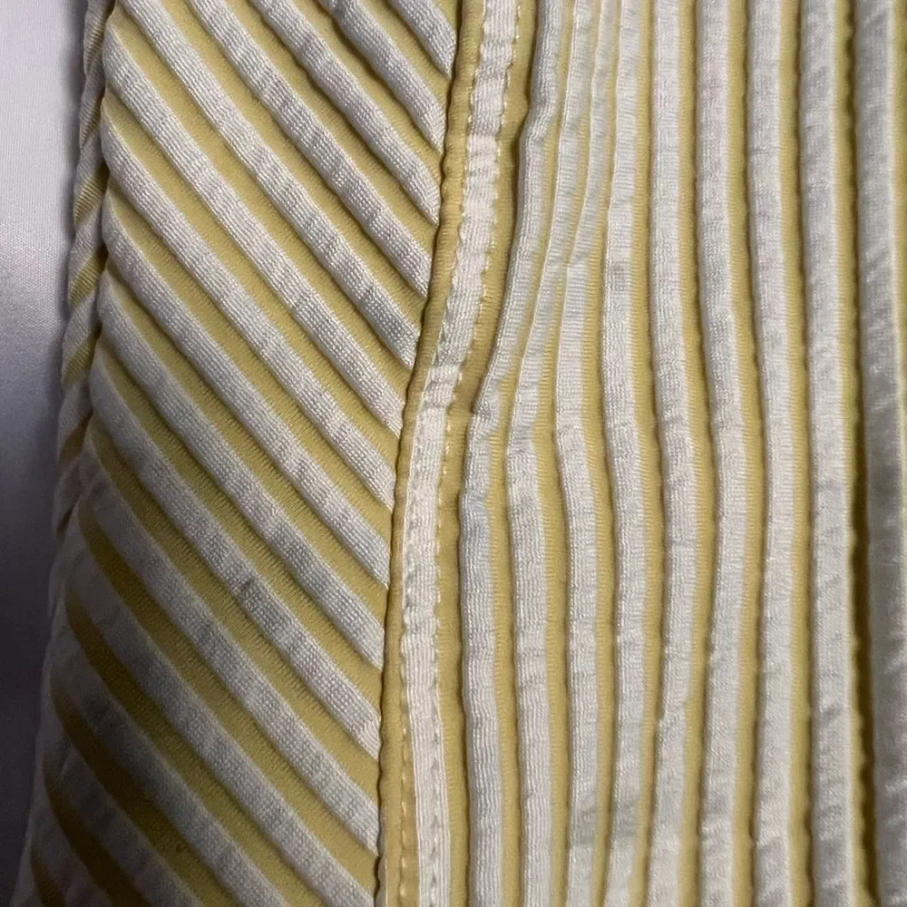 Ruffle Butts yellow white